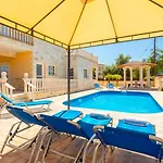 Large Private Pool Ac Wifi